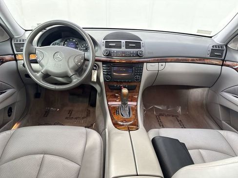 Used 2003 Mercedes-Benz E 320 Sedan image 21