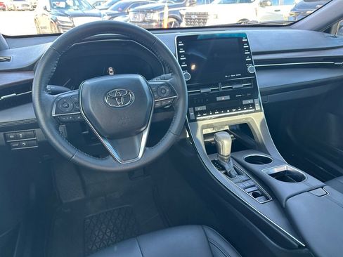 Used 2021 Toyota Avalon XLE image 22