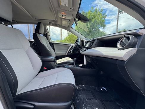 Used 2018 Toyota RAV4 XLE AWD/4WD image 15