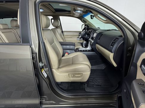 Used 2017 Toyota Sequoia Limited w/ Safety & Convenience Package RWD image 5
