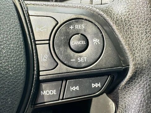 Used 2021 Toyota RAV4 XLE AWD/4WD image 20