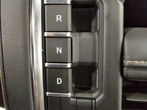 Used 2024 GMC Yukon AT4 image 16