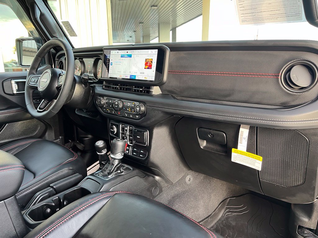 Used 2026 Jeep Wrangler Unlimited Rubicon AWD/4WD image 37