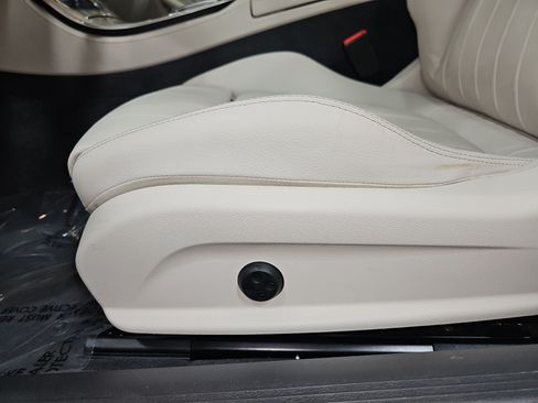 Used 2022 Mercedes-Benz E 450 Coupe image 26