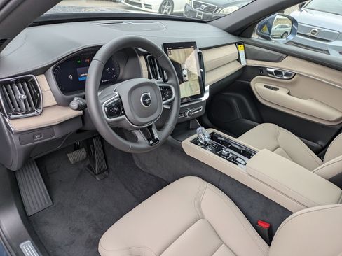 New 2026 Volvo XC90 B6 Plus w/ Protection Package Premier image 12