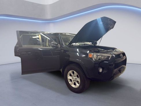 Used 2018 Toyota 4Runner SR5 Premium AWD/4WD image 9