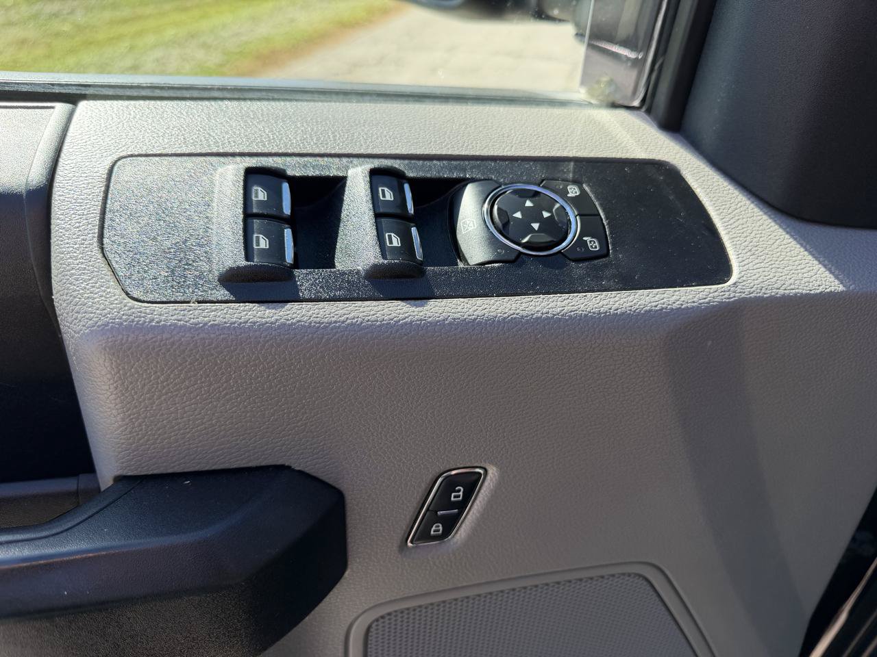 Used 2021 Ford F250 XL w/ STX Appearance Package AWD/4WD image 18
