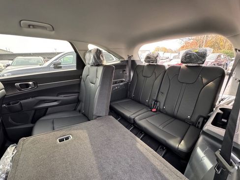 New 2026 Kia Sorento S image 9