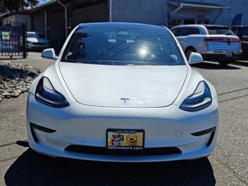 Used 2019 Tesla Model 3 Mid Range image 2