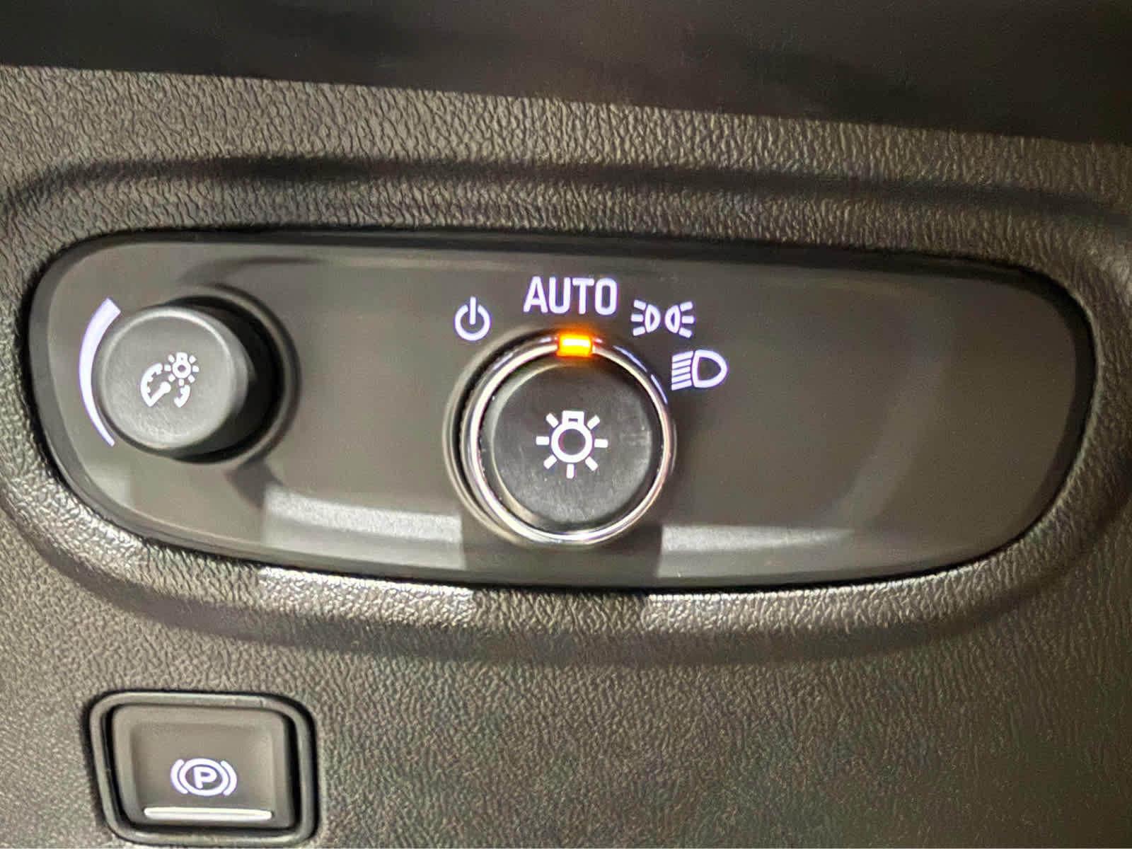 Used 2022 GMC Terrain SLE w/ Driver Convenience Package AWD/4WD image 24
