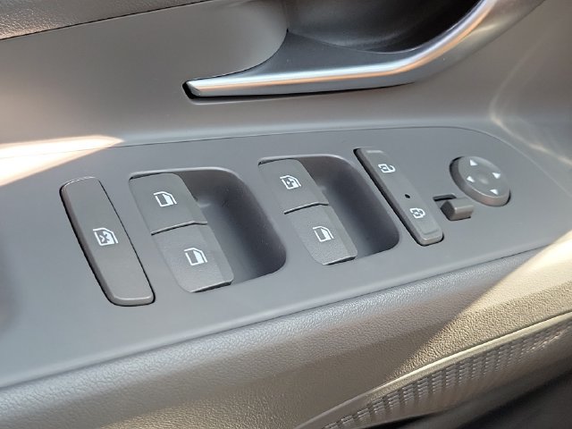 Used 2023 Hyundai Elantra SEL w/ Convenience Package FWD image 17