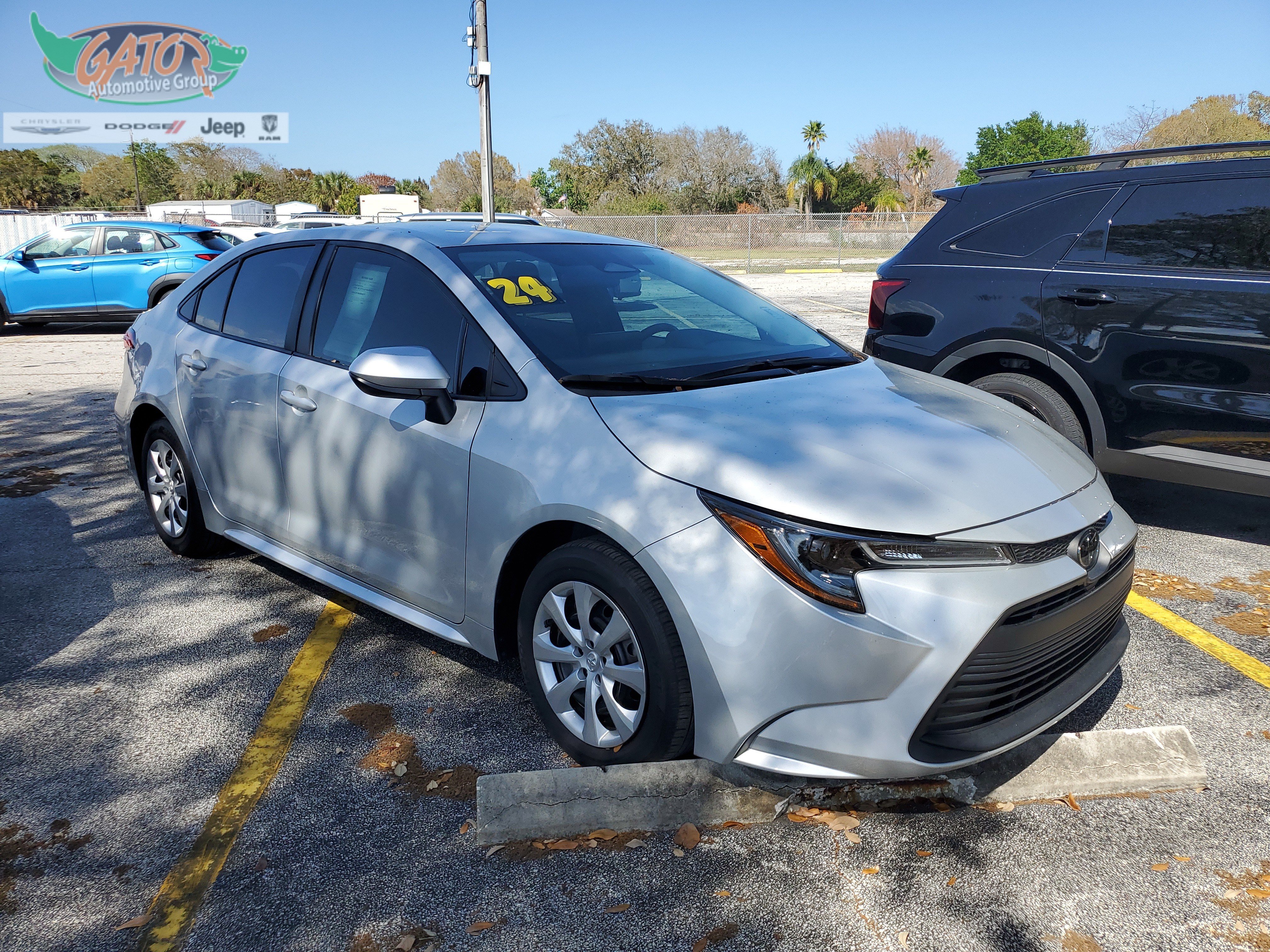 Used 2024 Toyota Corolla LE FWD image 1