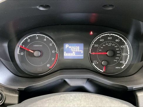 Used 2019 Subaru Crosstrek 2.0i Premium w/ Moonroof Package AWD/4WD image 22