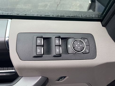 Used 2019 Ford F150 XLT w/ Equipment Group 302A Luxury image 11