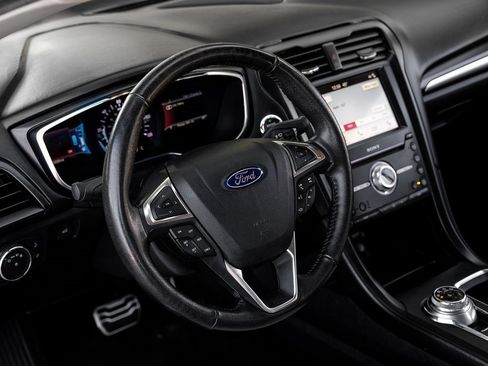 Used 2017 Ford Fusion Titanium image 4