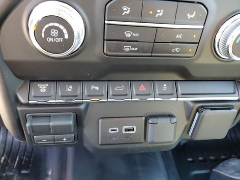 New 2026 GMC Sierra 2500 Pro w/ 1SA Pro Safety Plus Package AWD/4WD image 24