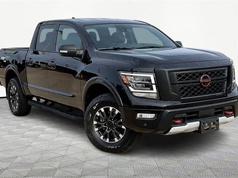 Used 2023 Nissan Titan PRO-4X w/ Pro-4x Convenience Package image 11