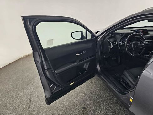 Used 2021 Lexus UX 200 w/ Accessory Package (Z2) FWD image 19