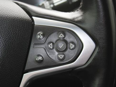 Used 2023 Chevrolet Traverse LT FWD image 27
