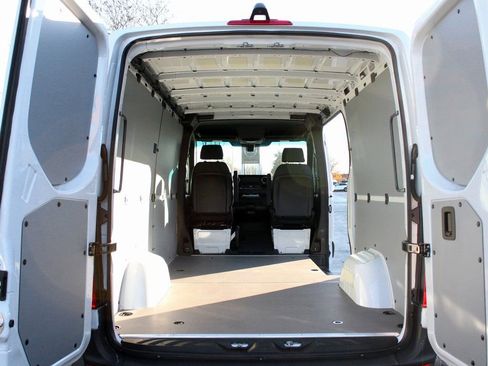 Used 2026 Mercedes-Benz Sprinter 144 Cargo image 5