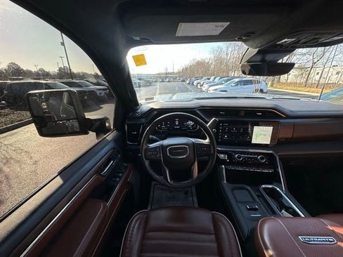 Used 2024 GMC Sierra 2500 Denali Ultimate image 18