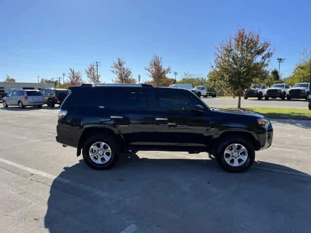 Used 2021 Toyota 4Runner SR5 AWD/4WD image 9
