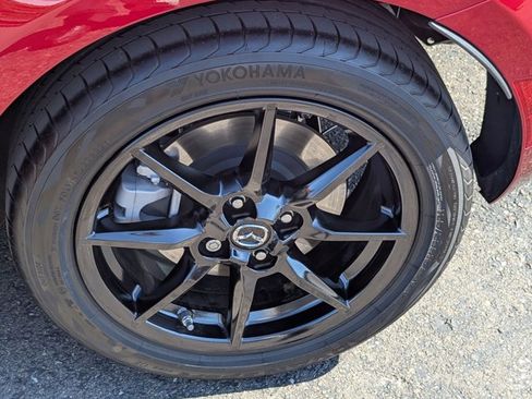 Used 2020 MAZDA MX-5 Miata Sport RWD image 23