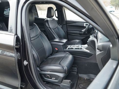 Used 2020 Ford Explorer ST w/ ST High-Performance Pack image 34