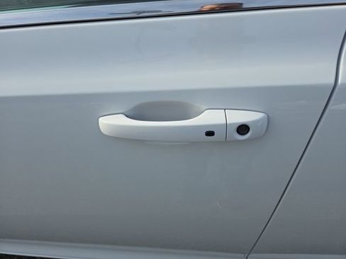 Used 2021 Chrysler 300 Touring L image 32