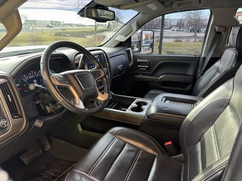 Used 2018 GMC Sierra 2500 Denali w/ Duramax Plus Package image 8