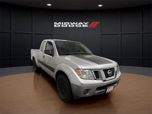 Used 2020 Nissan Frontier S image 1