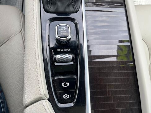 Used 2019 Volvo XC90 T6 Momentum w/ Advanced Package AWD/4WD image 42