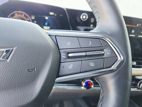 Used 2025 Chevrolet Equinox ACTIV w/ Safety and Technology Package image 17