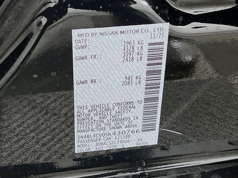 New 2025 Nissan Altima 2.5 SR image 34