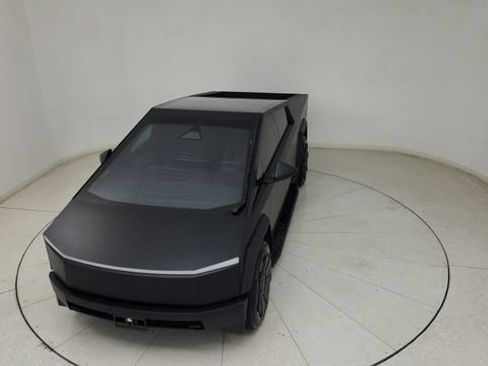 Used 2024 Tesla Cybertruck AWD Crew Cab image 22