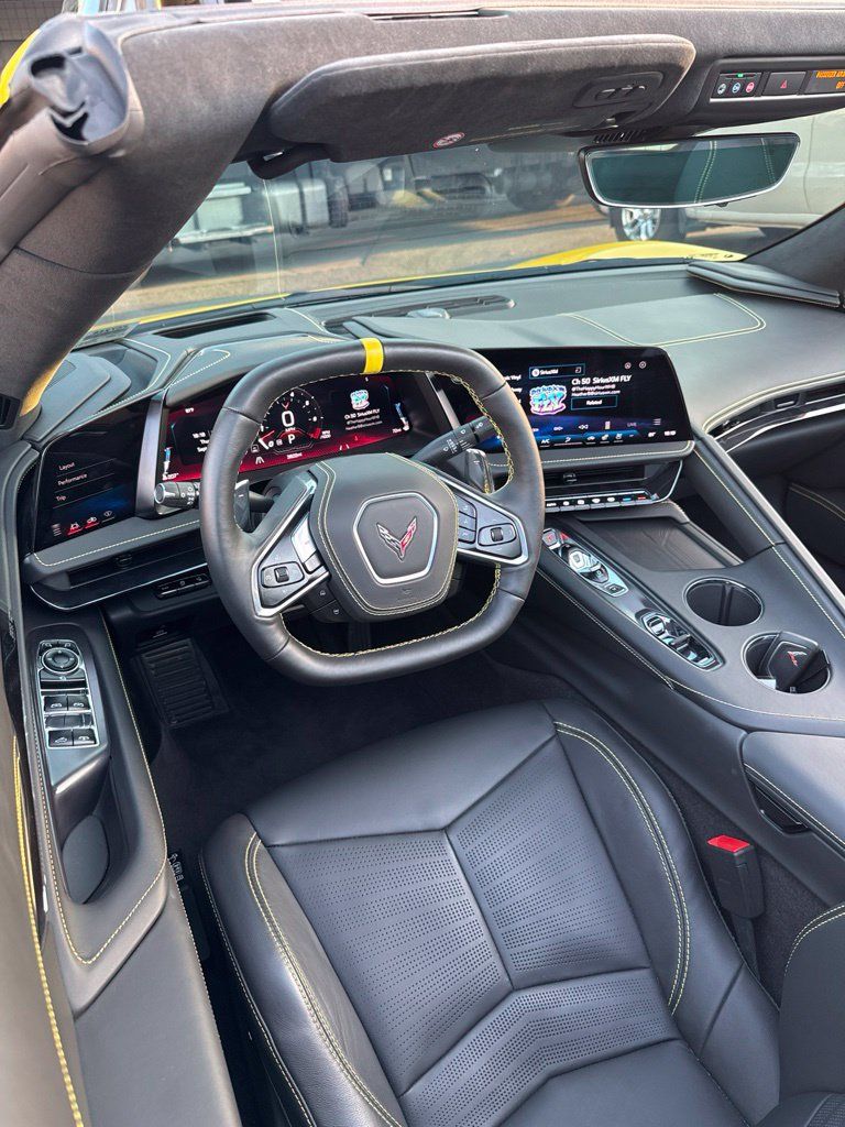 Used 2026 Chevrolet Corvette Stingray Premium Conv w/ Z51 Performance Package RWD image 26