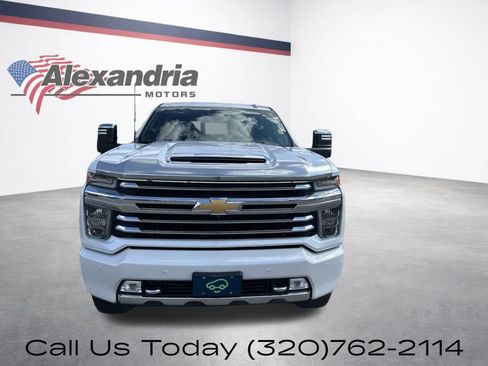 Used 2020 Chevrolet Silverado 2500 High Country w/ Z71 Off-Road Package AWD/4WD image 2