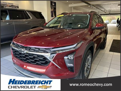 Certified 2024 Chevrolet Trax LT w/ Driver Confidence Package FWD image 6