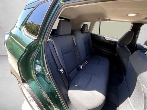 Used 2022 Toyota Corolla Cross LE w/ Moonroof Package FWD image 28