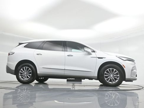 Used 2022 Buick Enclave Essence image 49