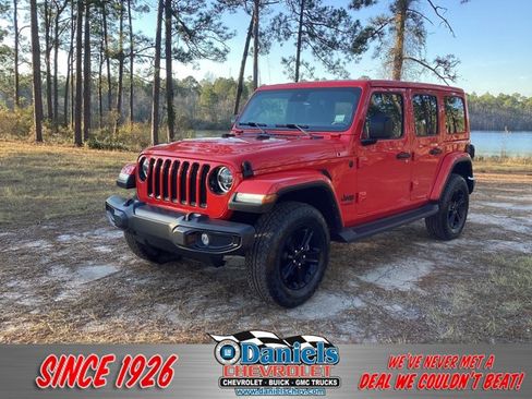 Used 2022 Jeep Wrangler Unlimited Sahara image 1