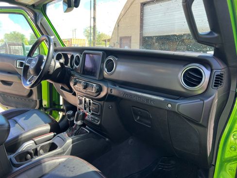 Used 2019 Jeep Wrangler Unlimited Rubicon AWD/4WD image 16