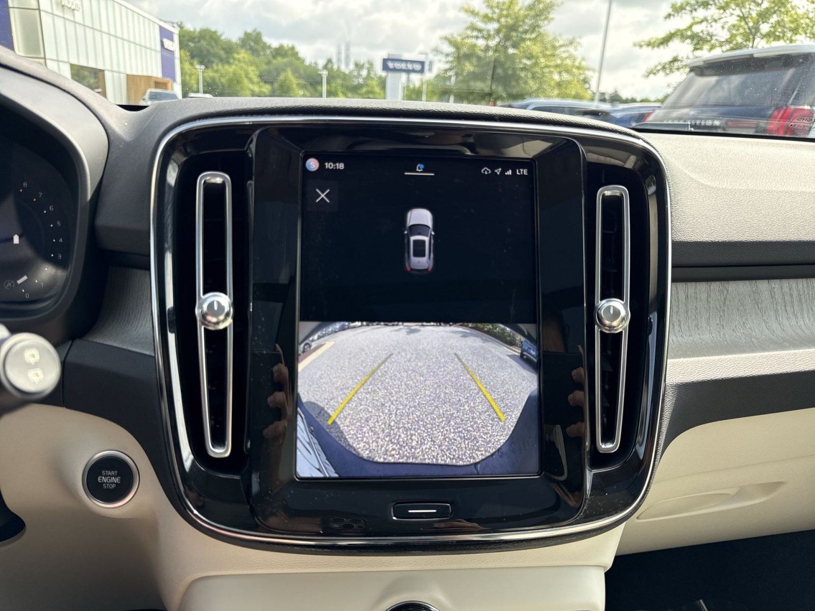 Certified 2023 Volvo XC40 B5 Ultimate w/ Climate Package AWD/4WD image 19