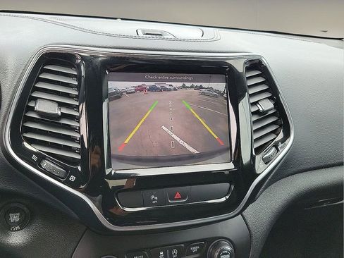 Used 2019 Jeep Cherokee Limited w/ Trailer Tow Group AWD/4WD image 16