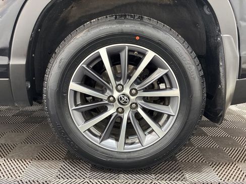 Used 2019 Toyota Highlander XLE w/ Protection Package #3 AWD/4WD image 34