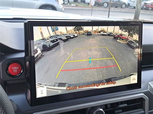 Used 2025 Toyota Tacoma TRD Sport image 28