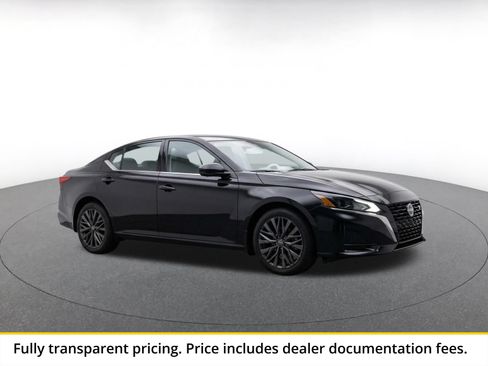 Used 2025 Nissan Altima 2.5 SV FWD image 1