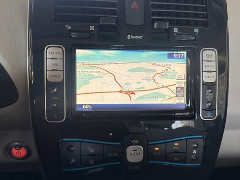 Used 2011 Nissan Leaf SL image 10