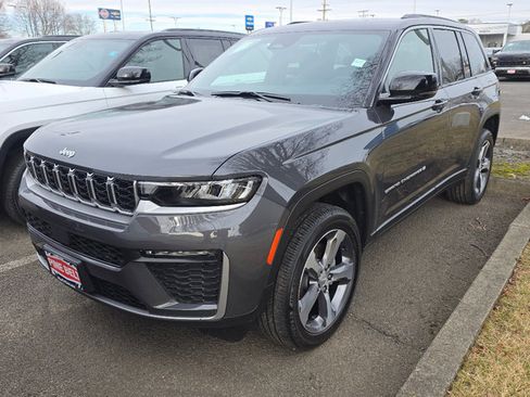 New 2026 Jeep Grand Cherokee Limited image 1