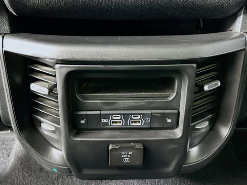 Used 2025 RAM 1500 Laramie image 27